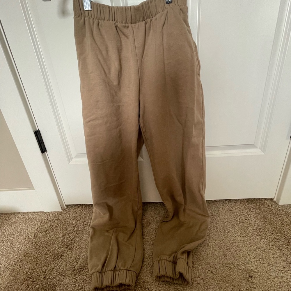 Tan John Galt Rosa Sweatpants from Pacsun, size Medium